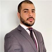 Abogado con amplia experiencia en el sector privado, conocimiento principal en derecho laboral, inmobiliario y procesal